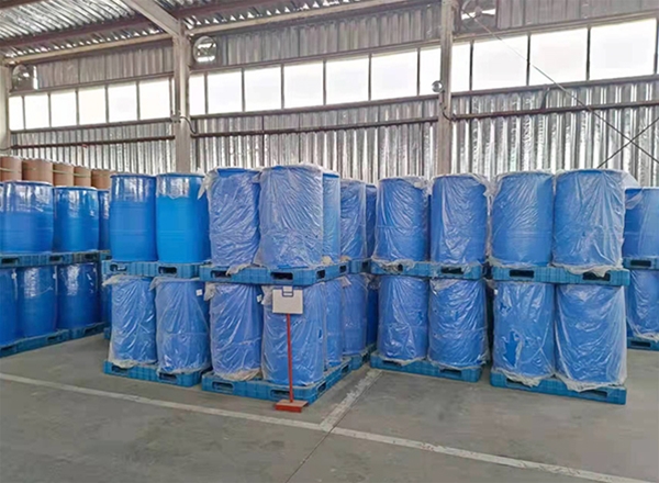Pivalaldehyde